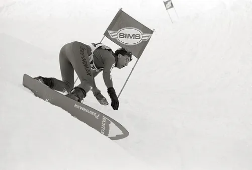 The Evolution of Snowboarding: From Humble Beginnings to Mainstream Popularity